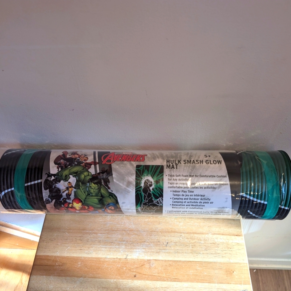 Avengers Hulk Smash Glow Mat Brand New With Tag